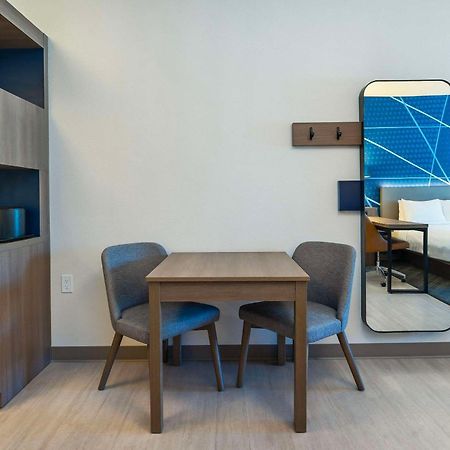 Comfort Suites Kelowna Eksteriør billede